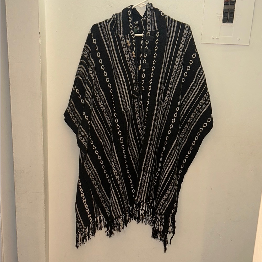 Black and White Striped Poncho - Picture 4 of 8